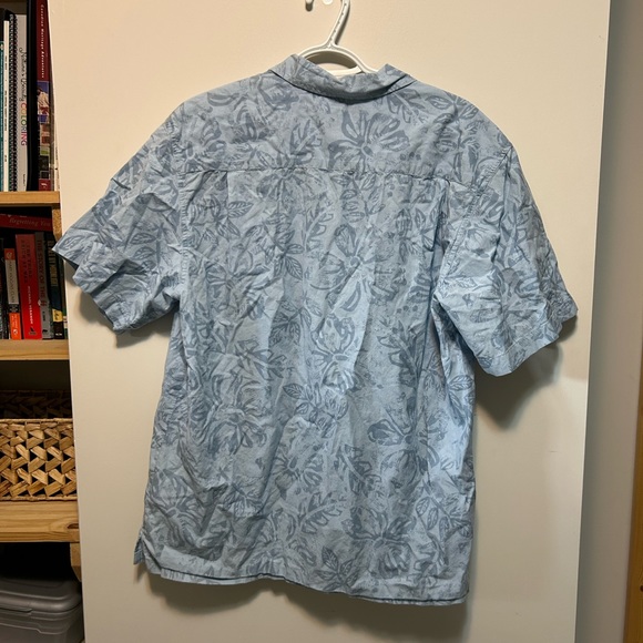 Columbia Men's Blue Tropical Button Up T-Shirt, Size: M - Picture 3 of 3